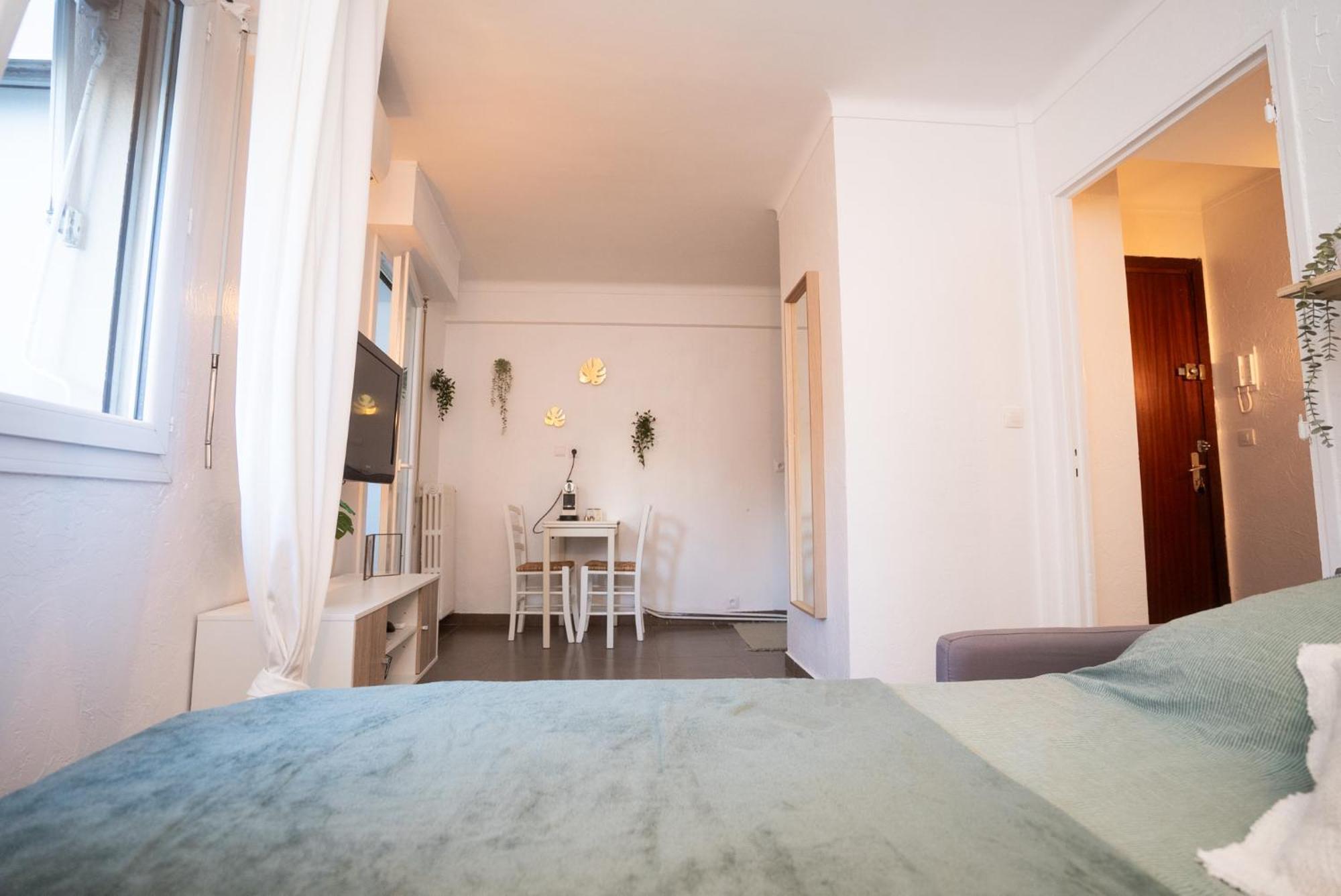 Location Studio Avec Loggia Apartman Antibes Kültér fotó